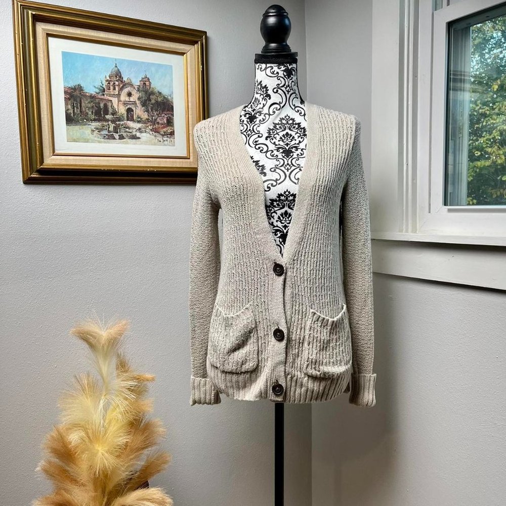 Hollister Cream Knit Cardigan- Giving Taylor Swift Cardigan Vibes.